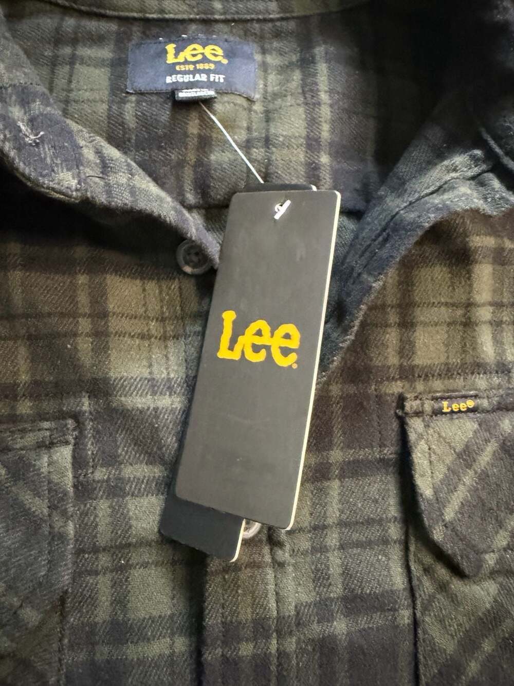Lee Men's Regular Fit Long-Sleeve Plaid Flannel Shirt in Rosin NWT - Picture 4 of 8